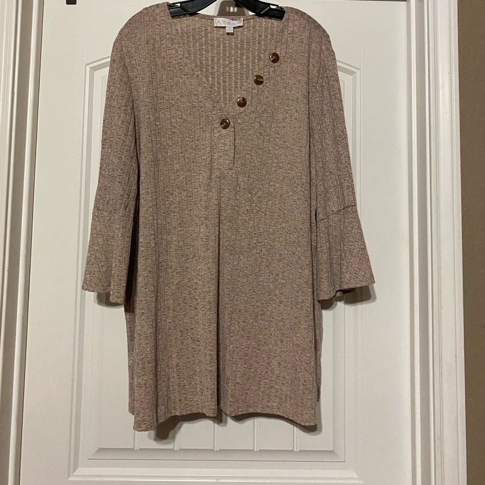 Women’s tunic top